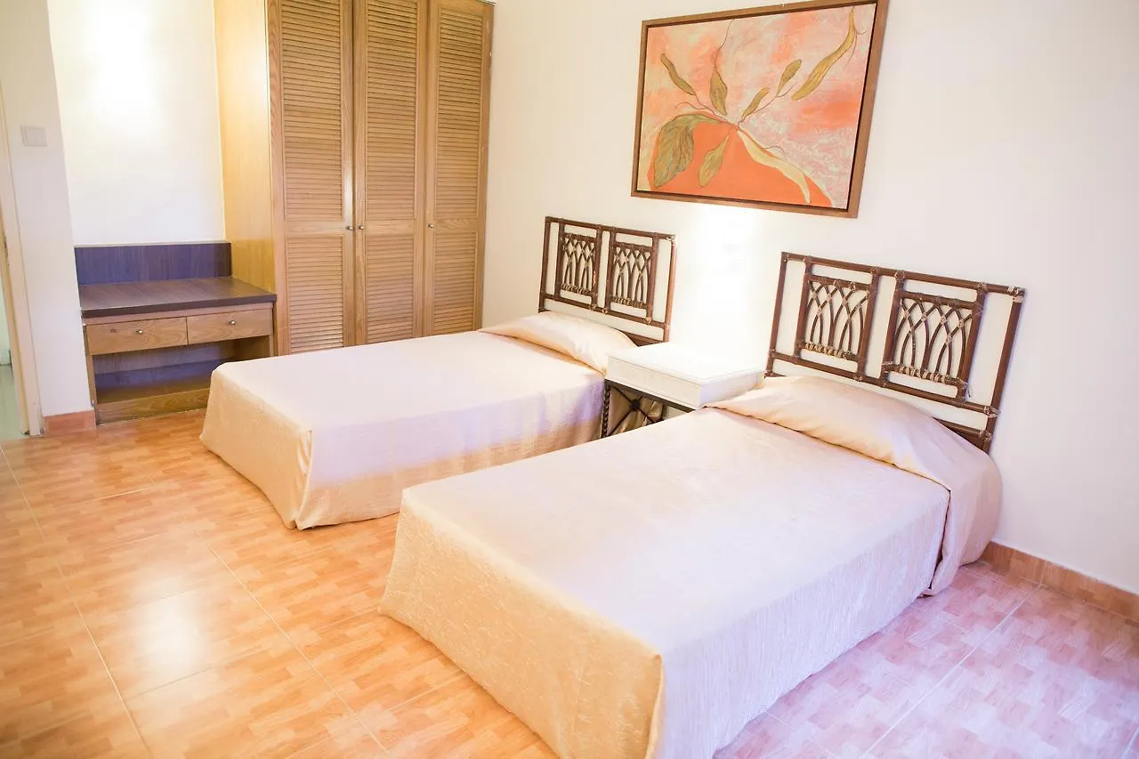 Aranda Country Club Hotel Singapore
